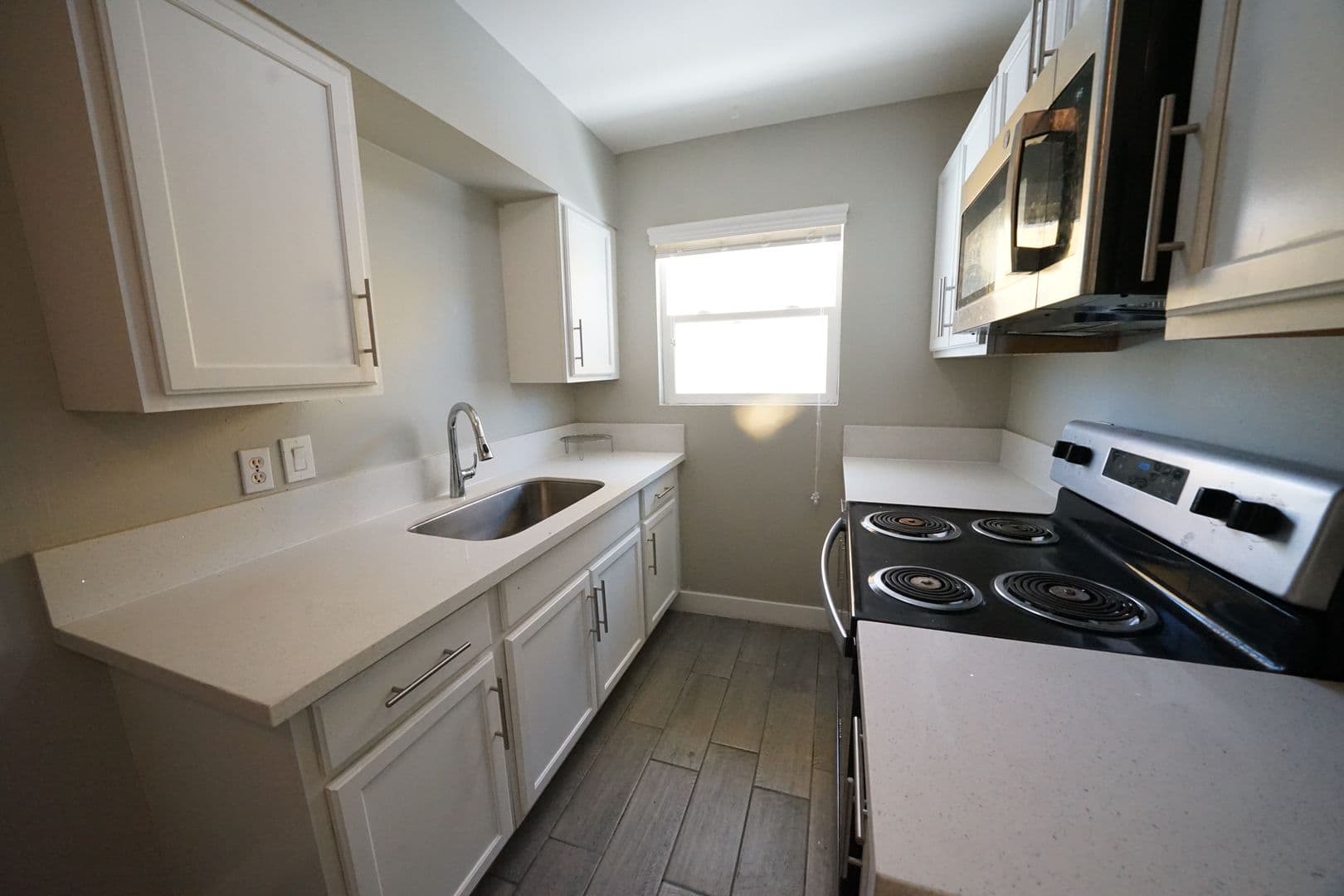 Las Vegas Apartment: 214 S 14th St