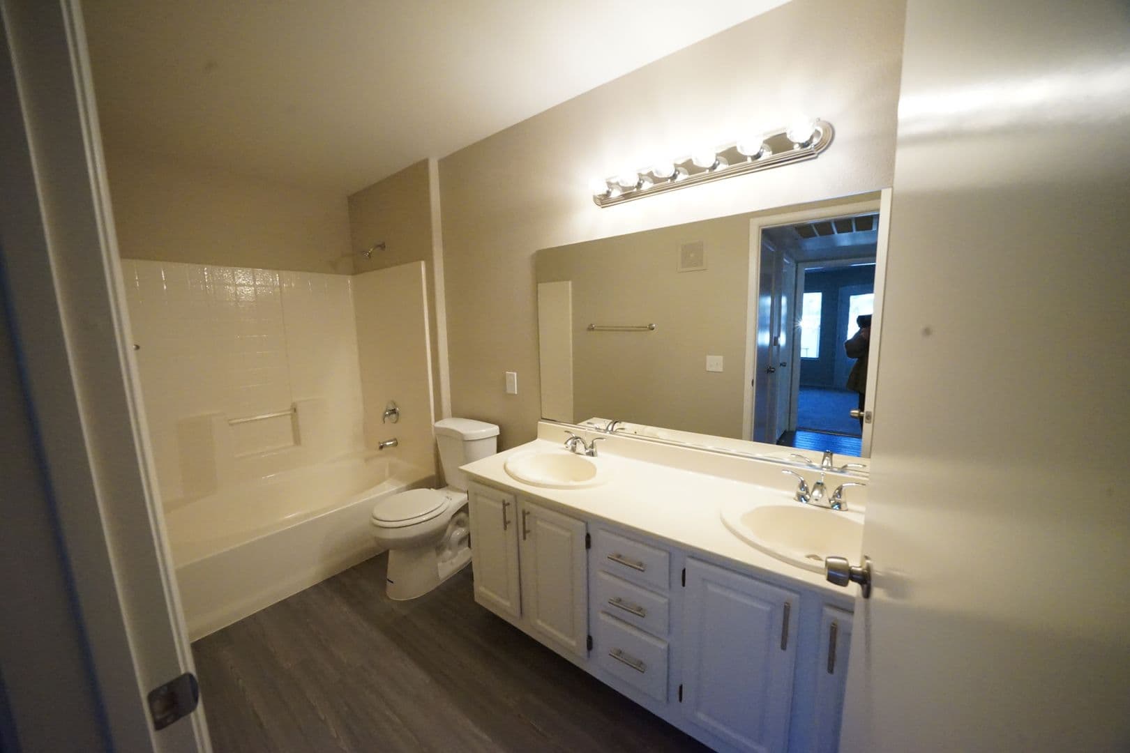 Las Vegas Condo: 5710 E Tropicana Ave #1060