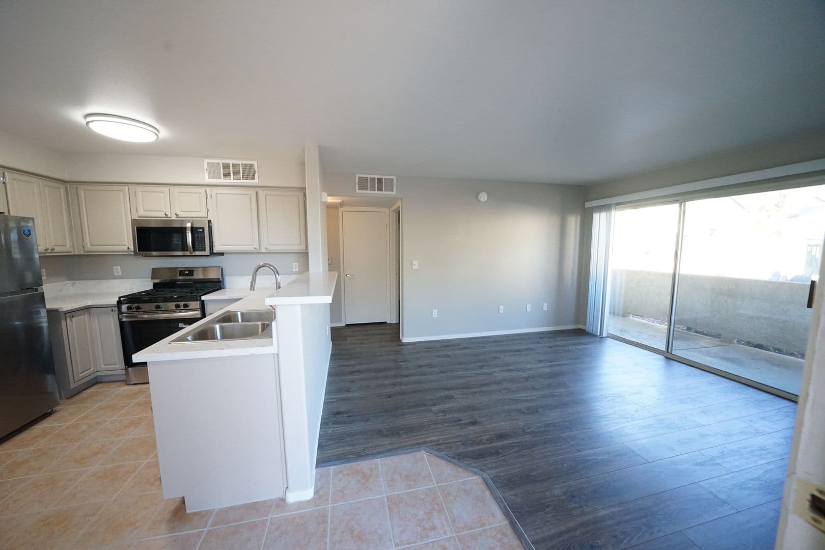 Las Vegas Condo: 5710 East Tropicana Avenue #1009 Bldg# 3