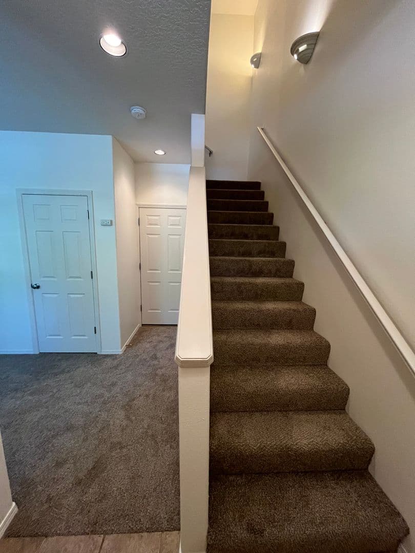 Hillsboro Townhome: 6030 NE Maidstone Street