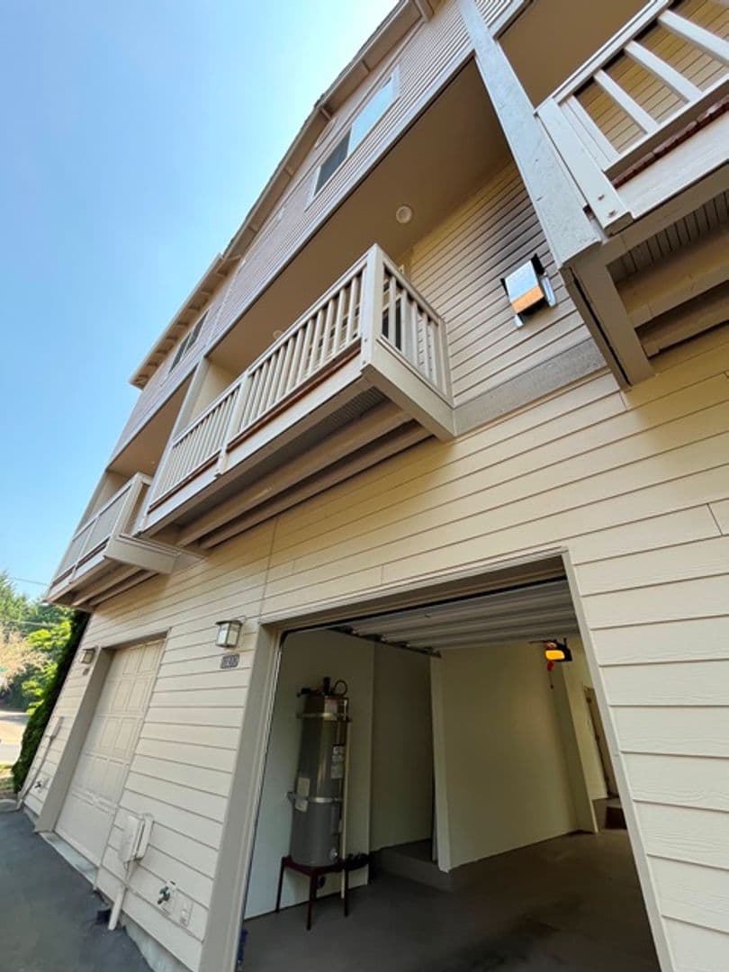 Beaverton Condo: 10308 SW Hollyridge Lane