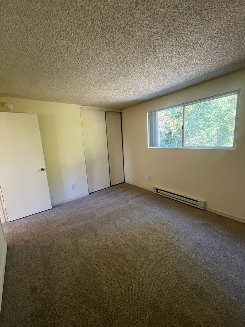 West Linn Apartment: 1777 Maple Street