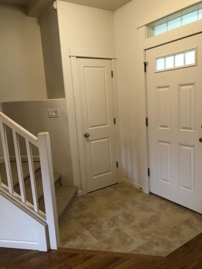 Beaverton Townhome: 15921 SW Mortondale Lane