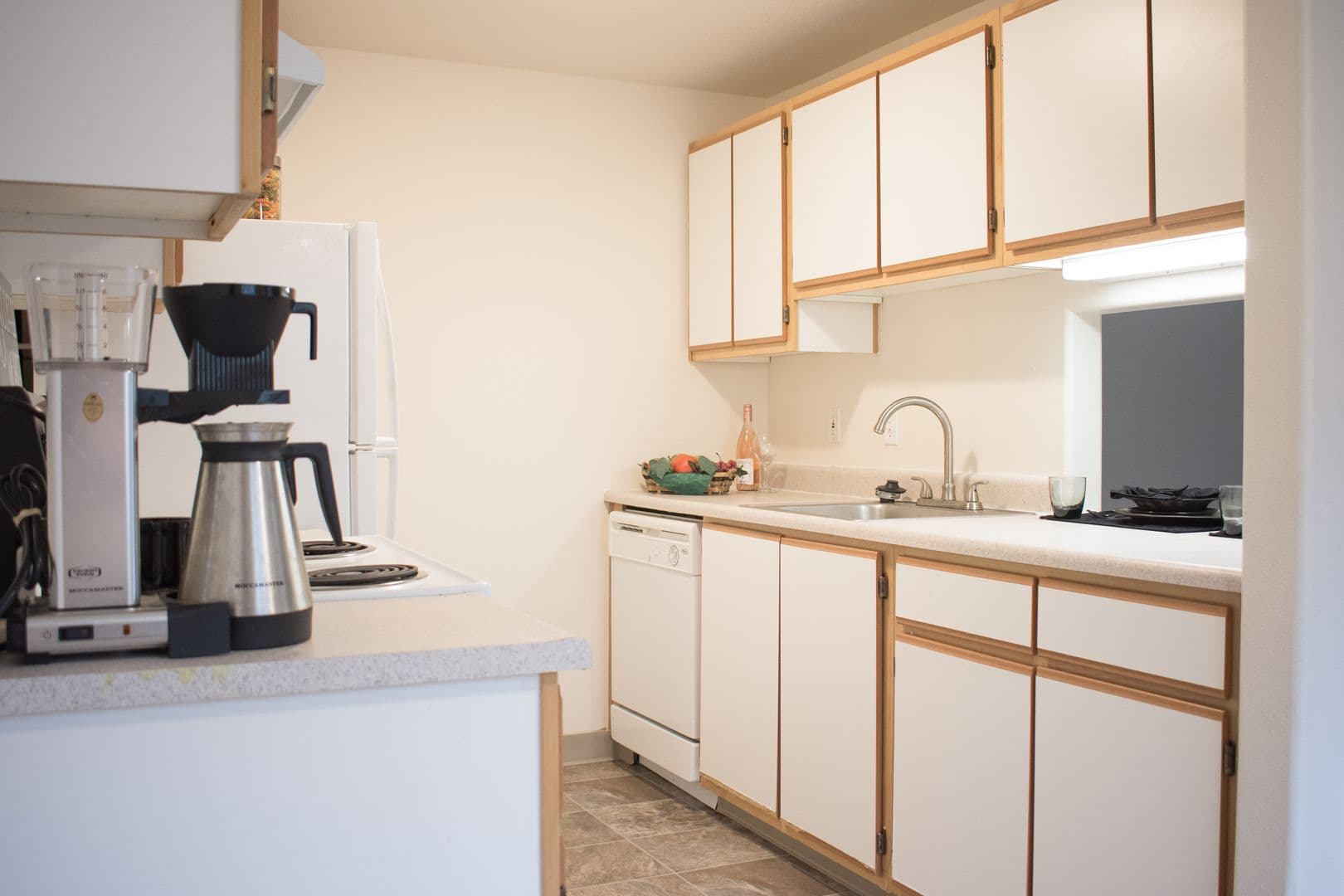 Aloha Apartment: 18619 SW McClarey Dr.