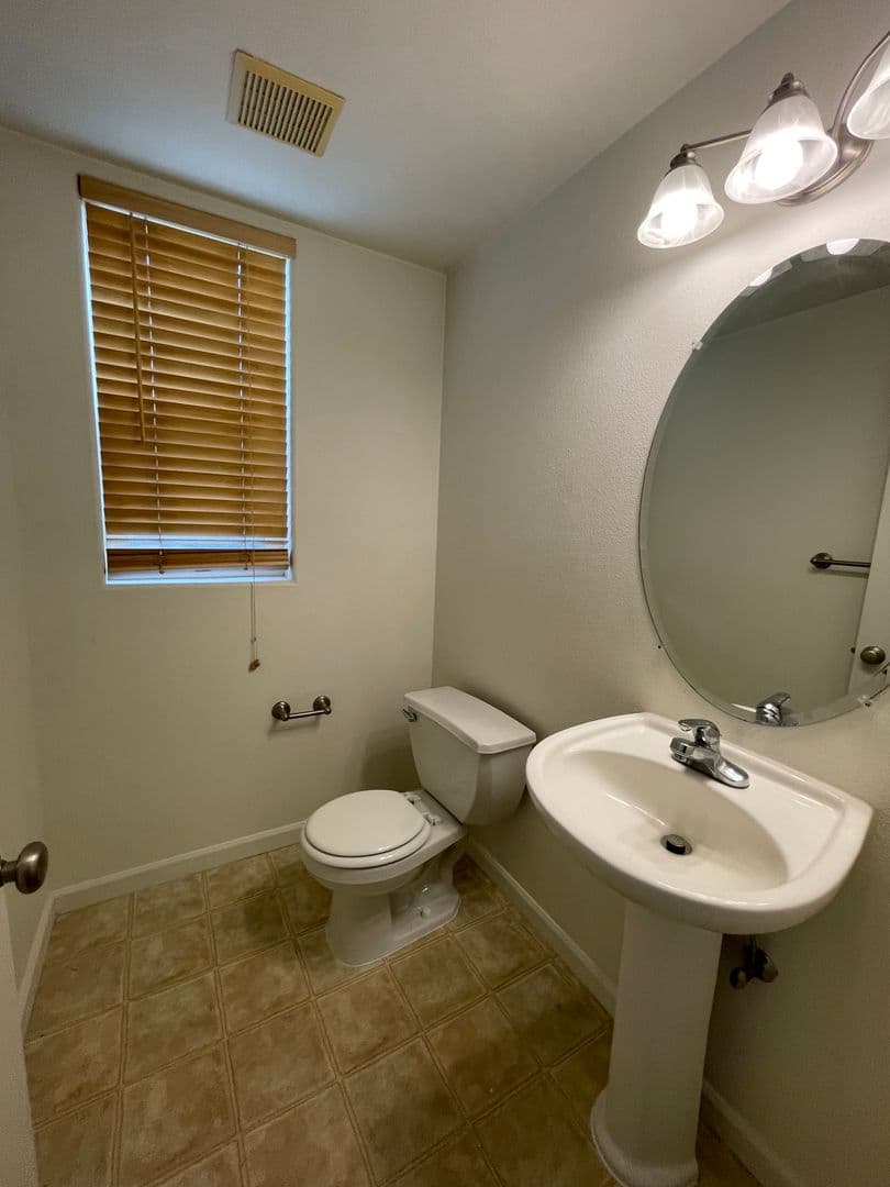Hillsboro House: 5736 NE Hidden Creek Drive