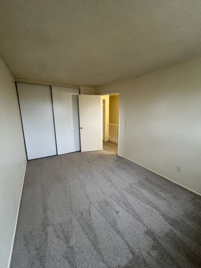 West Linn Apartment: 1777 Maple Street