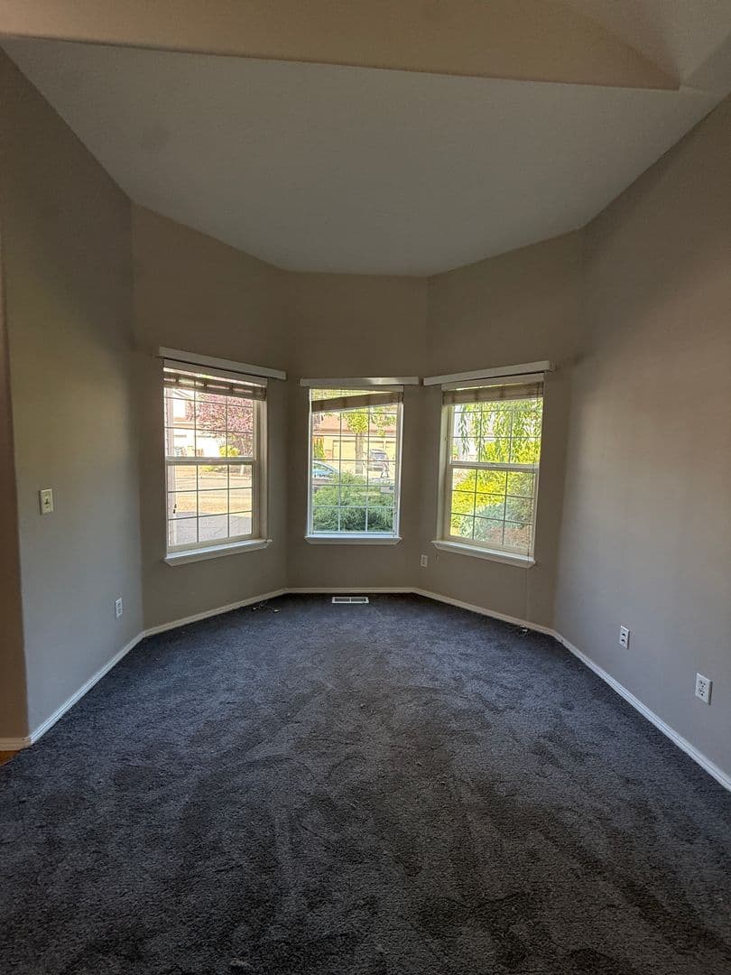 Hillsboro House: 3194 SE Tumblestone Drive