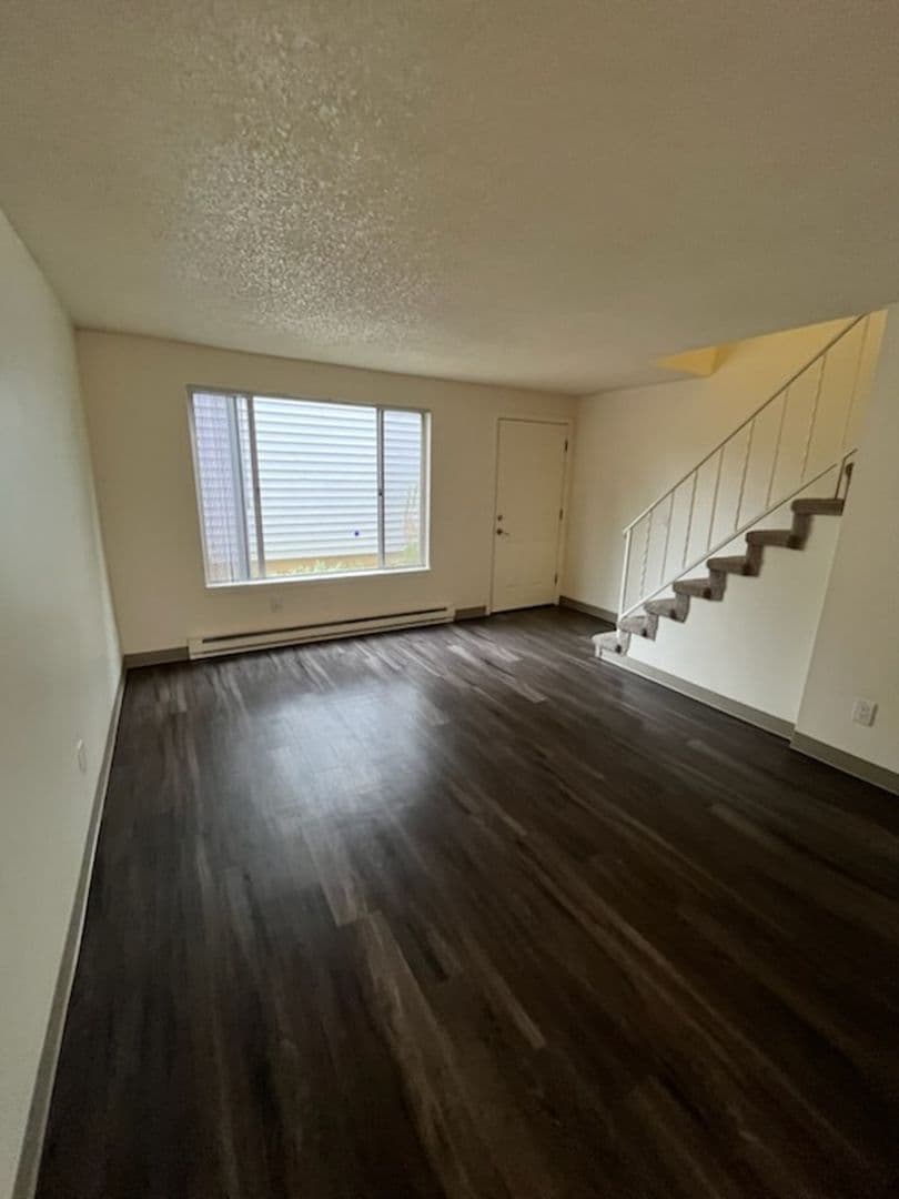West Linn Apartment: 1777 Maple Street