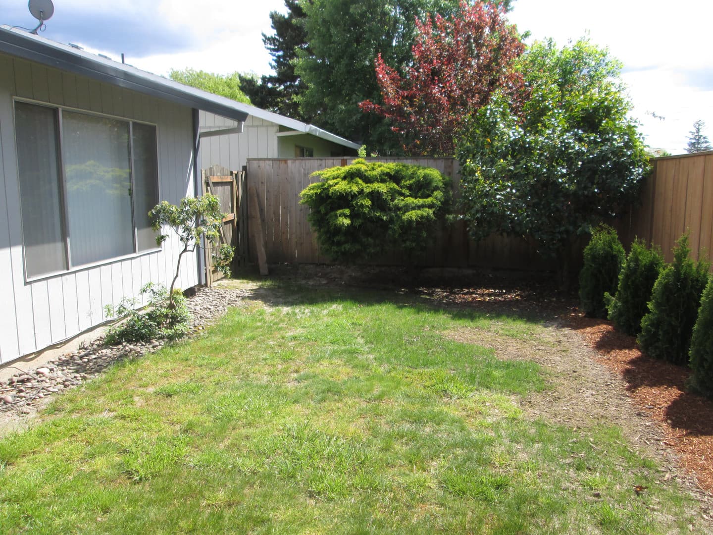Hillsboro Condo: 2425 SE 53rd Ave