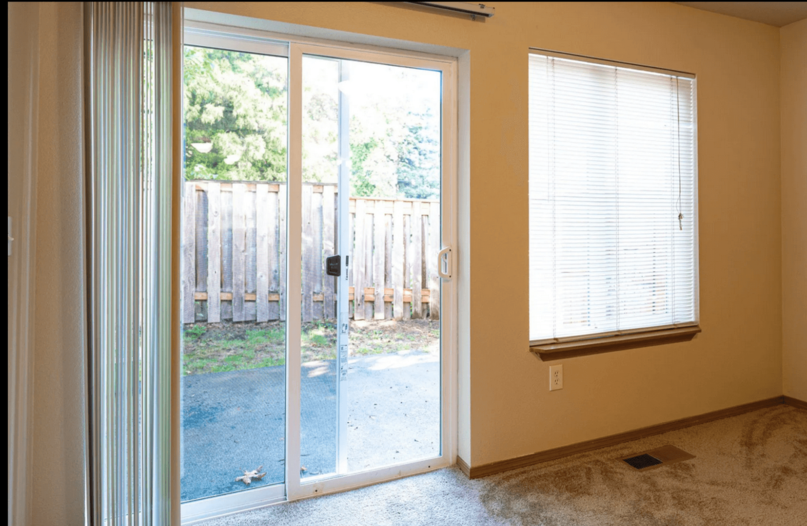 Milwaukie Apartment: 18304 SE Abernethy Ln.