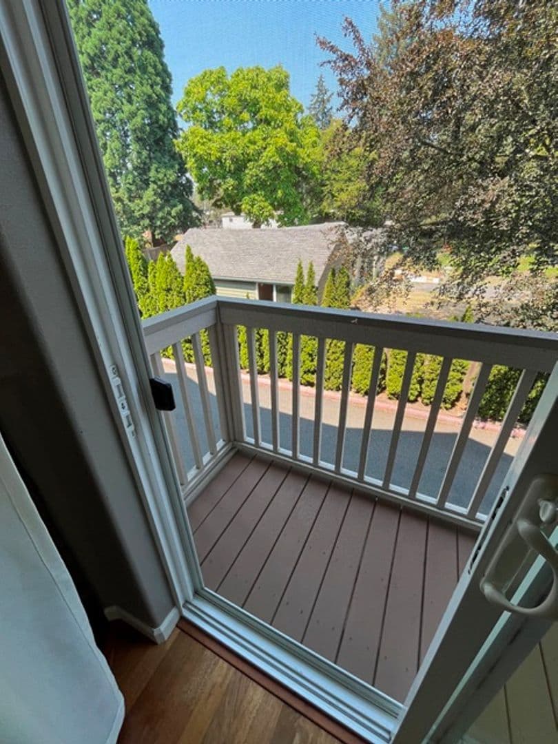 Beaverton Condo: 10308 SW Hollyridge Lane
