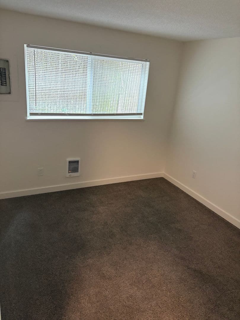 Tigard Apartment: 7582 SW Hunziker Road