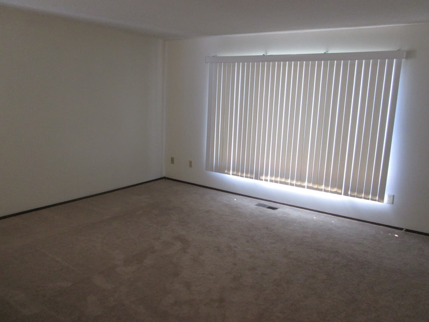 Hillsboro Condo: 2425 SE 53rd Ave