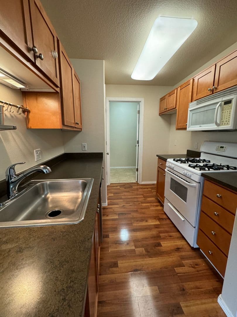 Portland Condo: 15320 NW Central Drive #326