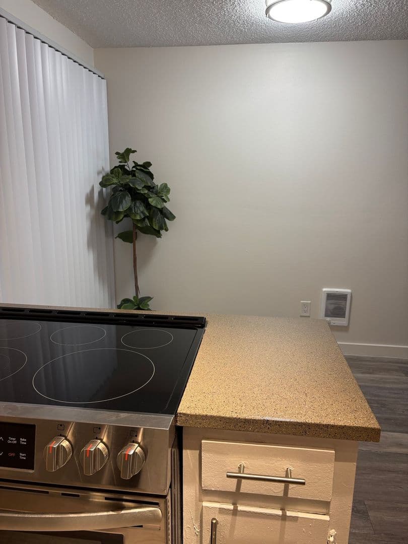 Tigard Apartment: 7582 SW Hunziker Road