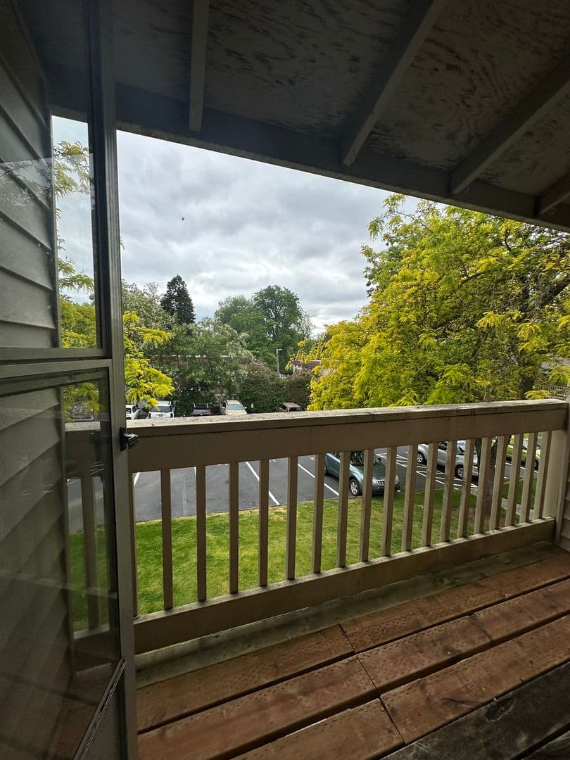 Milwaukie Apartment: 2311 SE Courtney Ave.