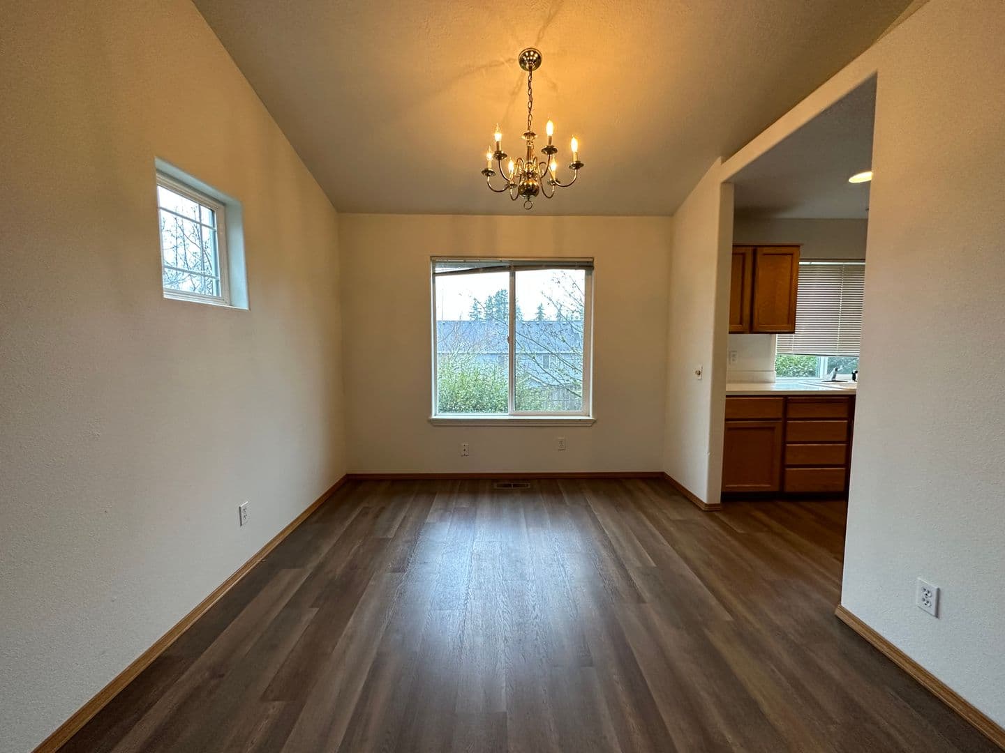 Tigard House: 13042 SW Mayview Way