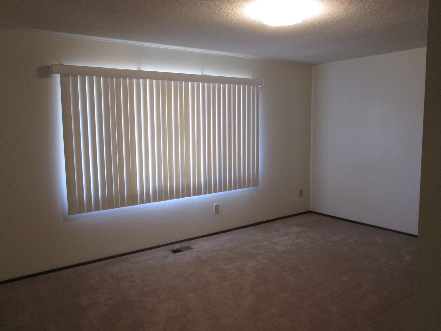 Hillsboro Condo: 2425 SE 53rd Ave