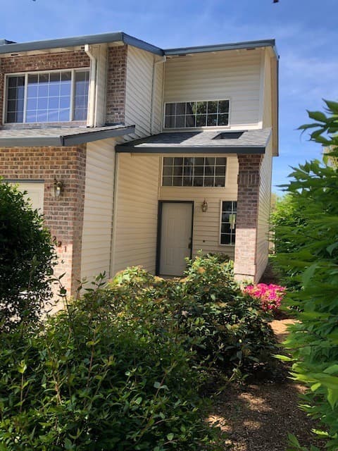 Hillsboro Townhome: 4221 SE Oak Street