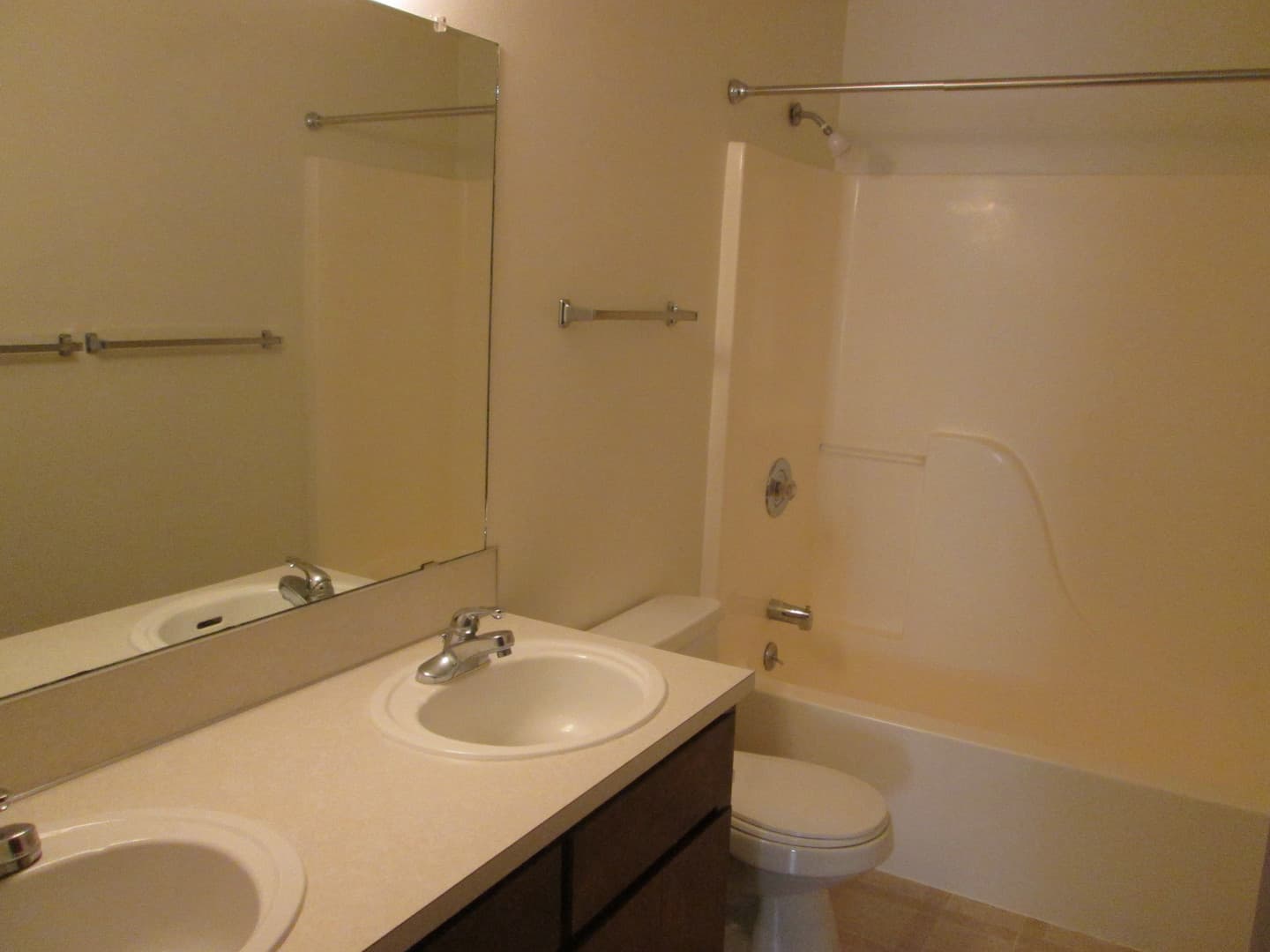 Hillsboro Condo: 2425 SE 53rd Ave