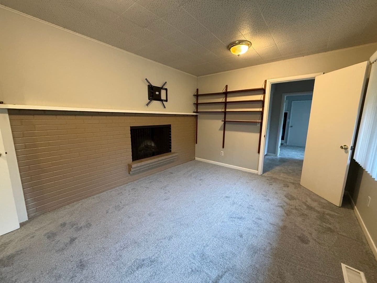 Portland House: 6542 SW Seymour Street