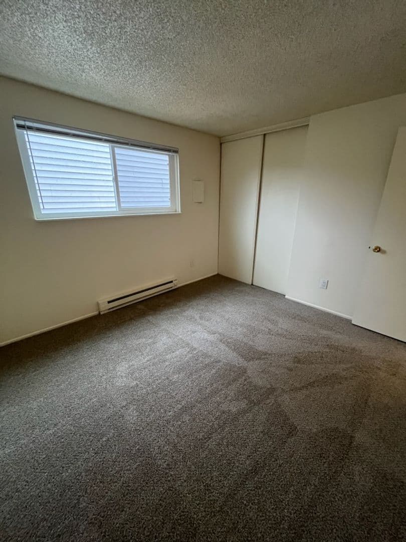 West Linn Apartment: 1777 Maple Street