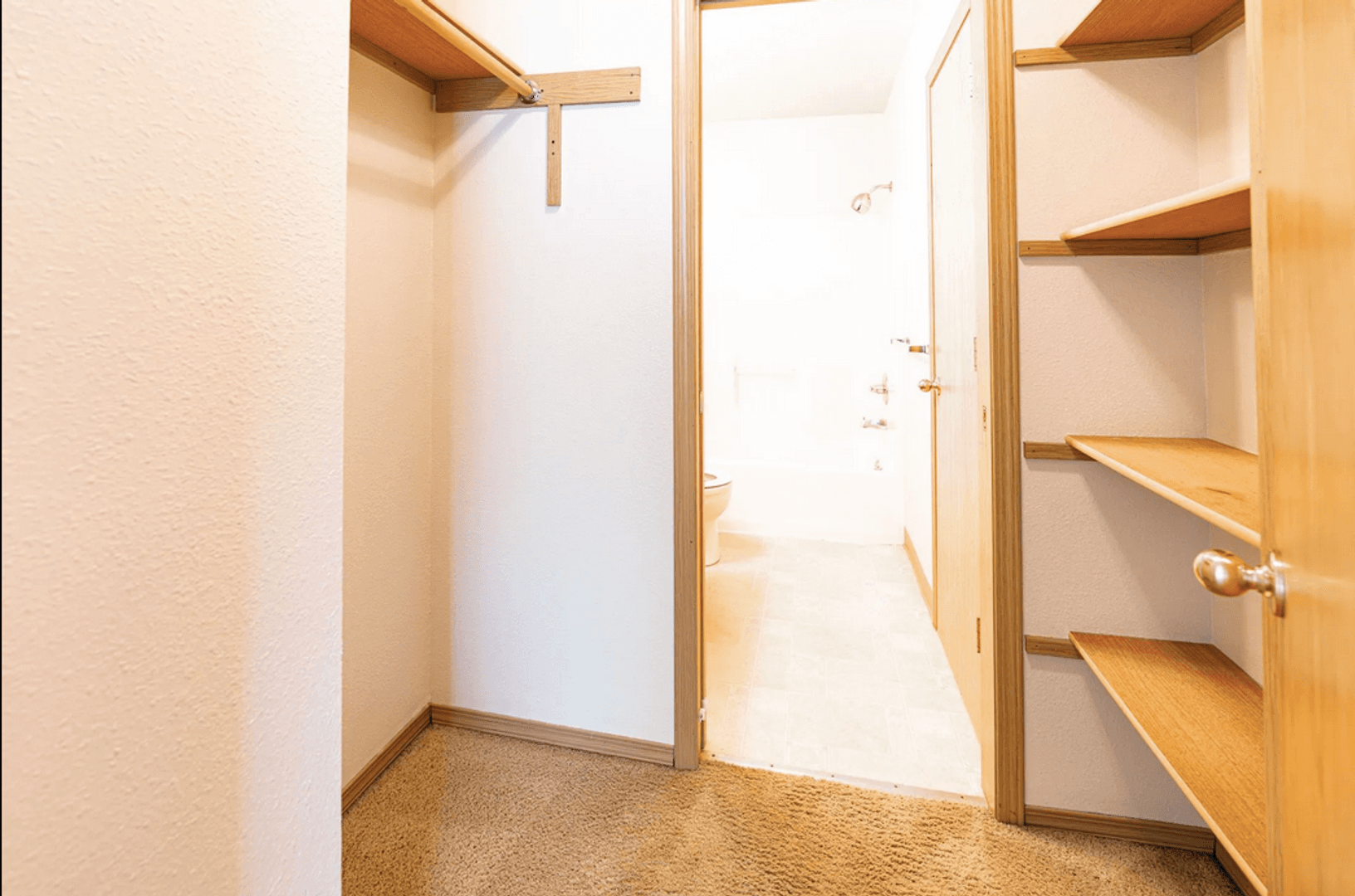 Milwaukie Apartment: 18304 SE Abernethy Ln.