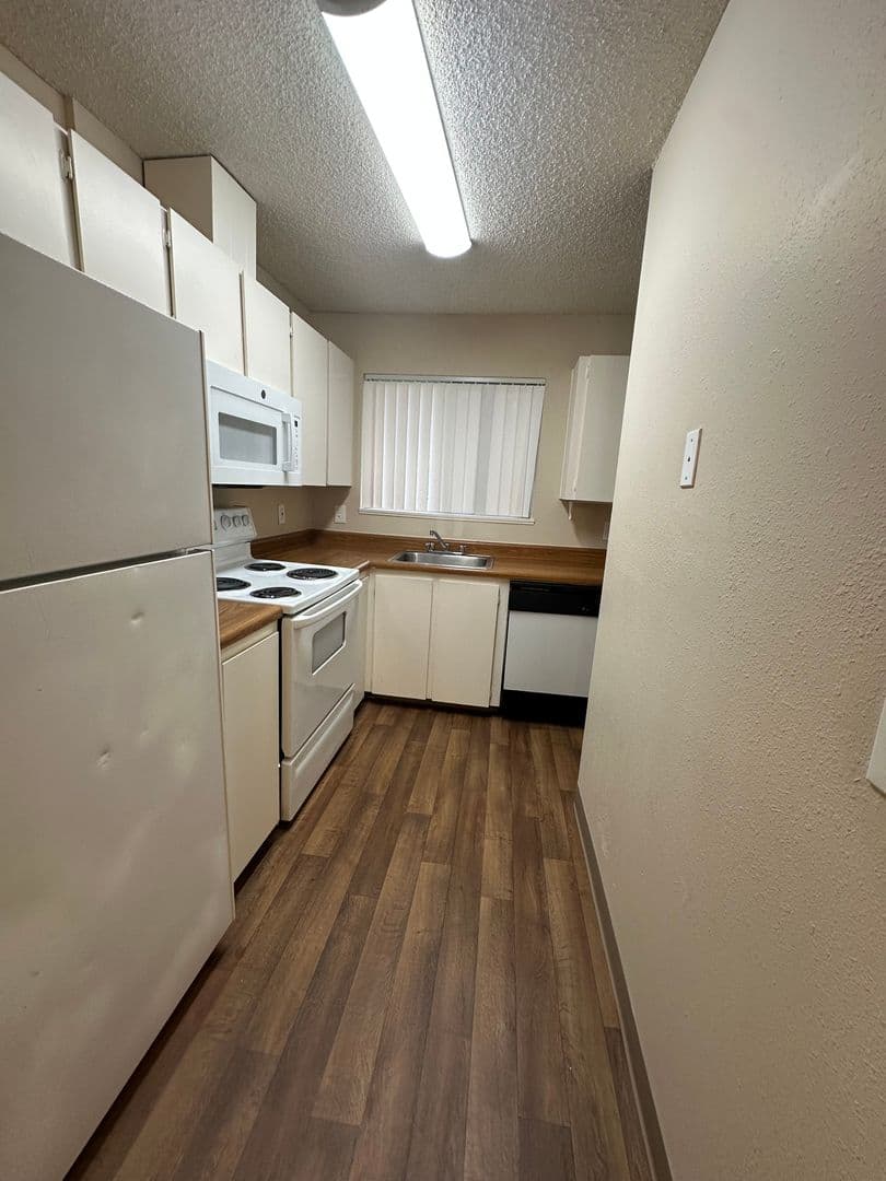Milwaukie Apartment: 2311 SE Courtney Ave.