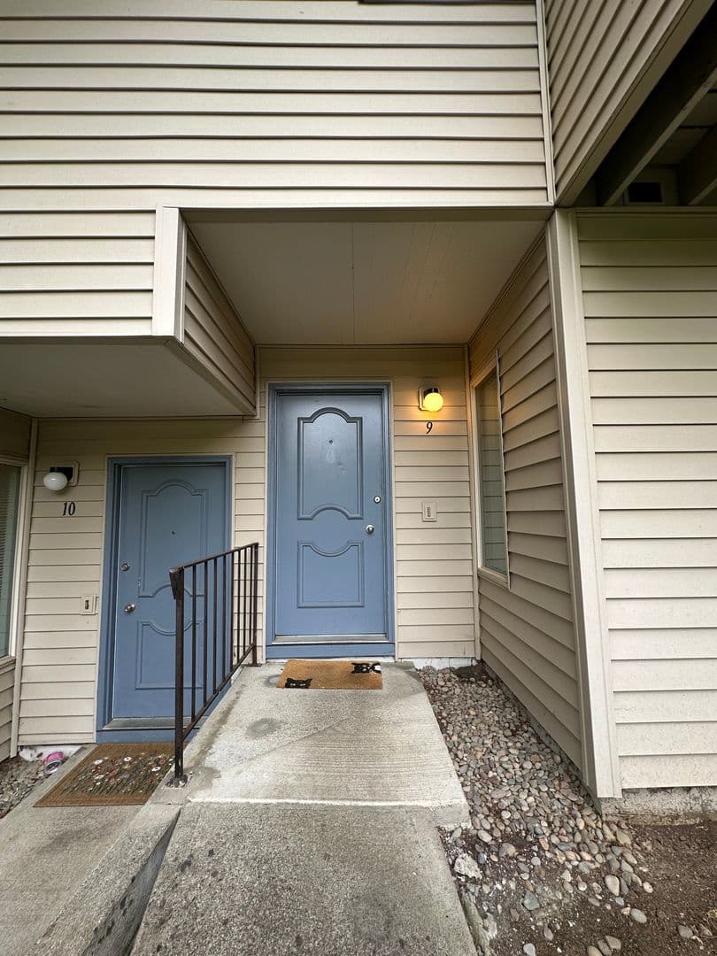 Milwaukie Apartment: 2311 SE Courtney Ave.