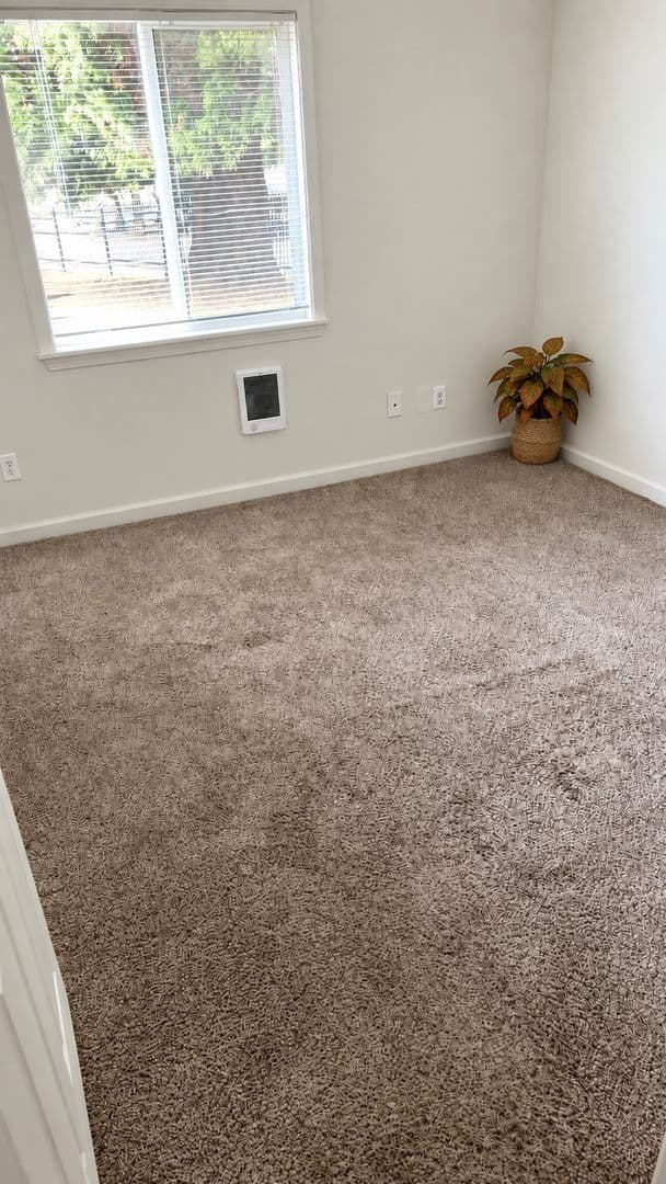 Oregon City Apartment: 469 Hilltop Avenue