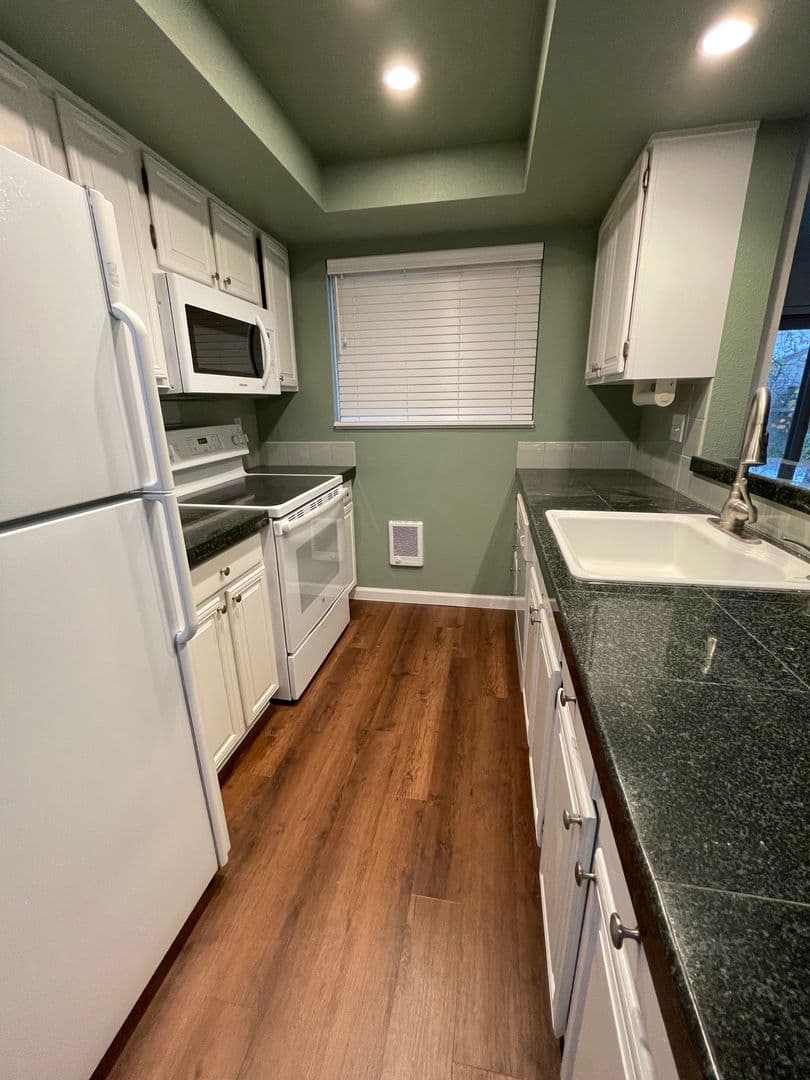 Beaverton Townhome: 11775 SW Boones Bend Drive