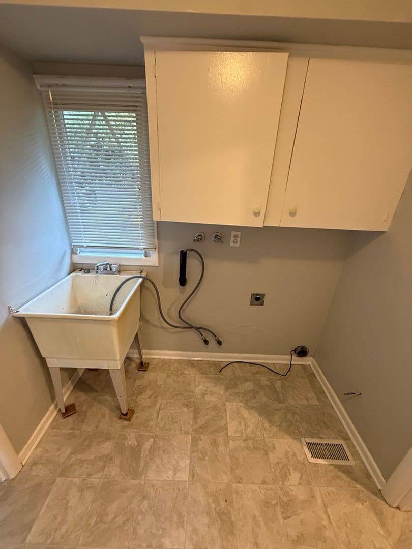 Portland House: 6542 SW Seymour Street