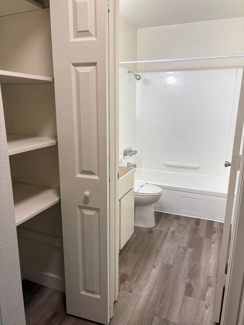 Tigard Apartment: 11575 SW Greenburg Rd. - 24
