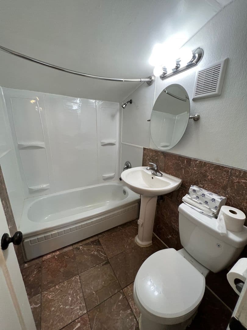 Beaverton Condo: 12935 SW Beaverdam Road #C