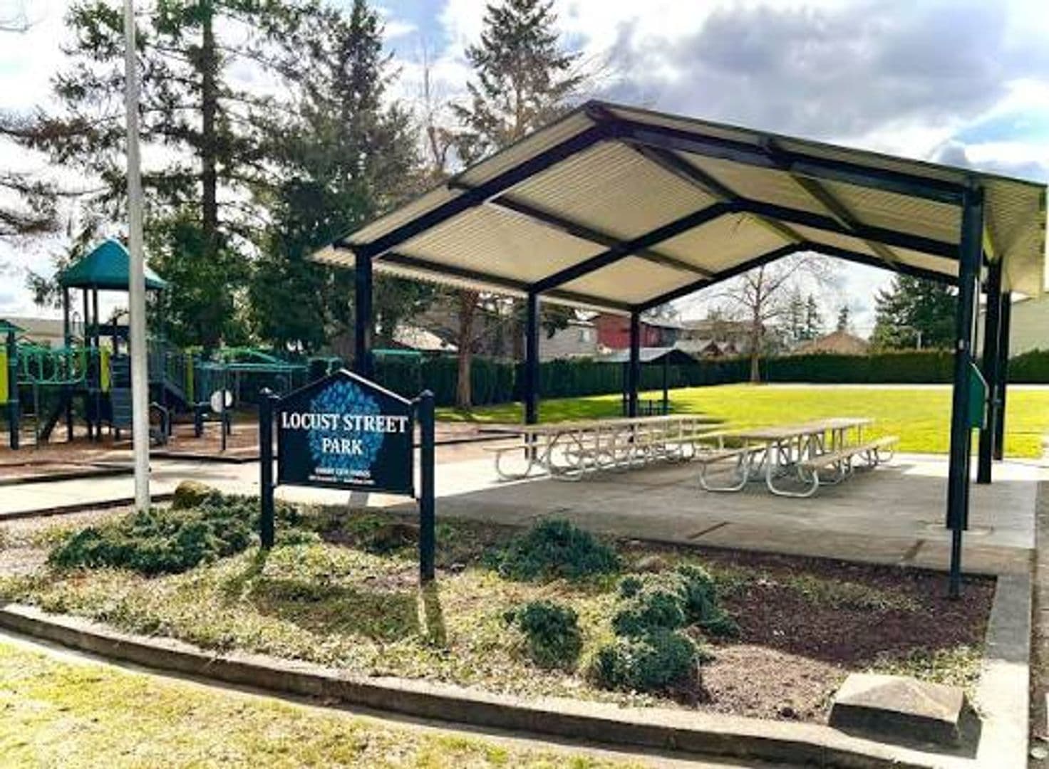Canby Apartment: 364 S Locust St