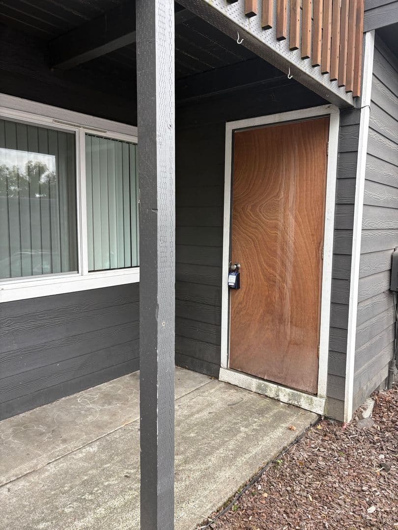 Tigard Apartment: 7582 SW Hunziker Road