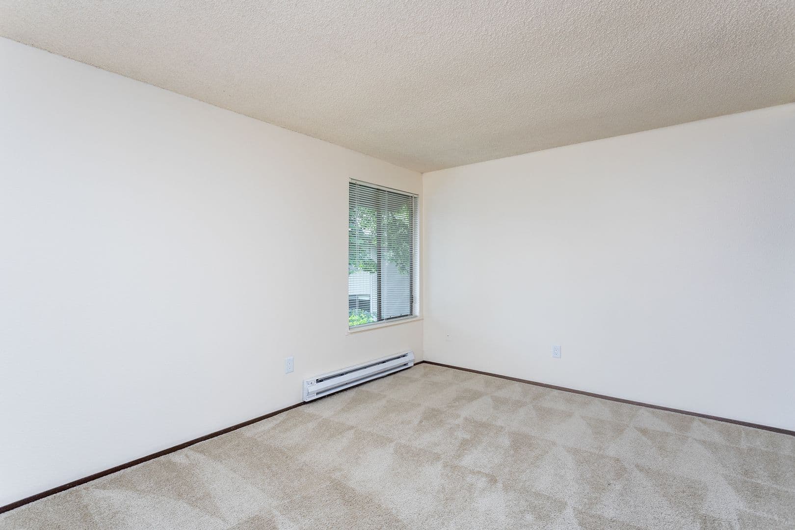 Beaverton Apartment: 9900 SW Conestoga Dr