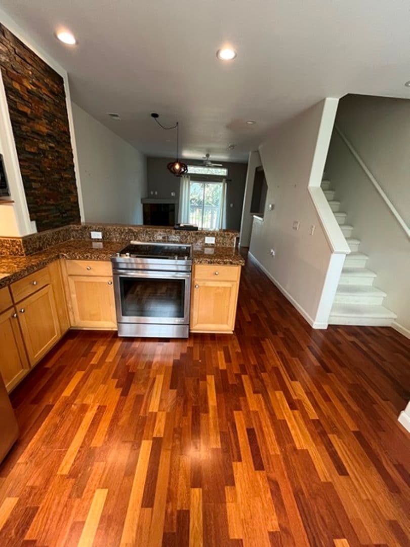 Beaverton Condo: 10308 SW Hollyridge Lane