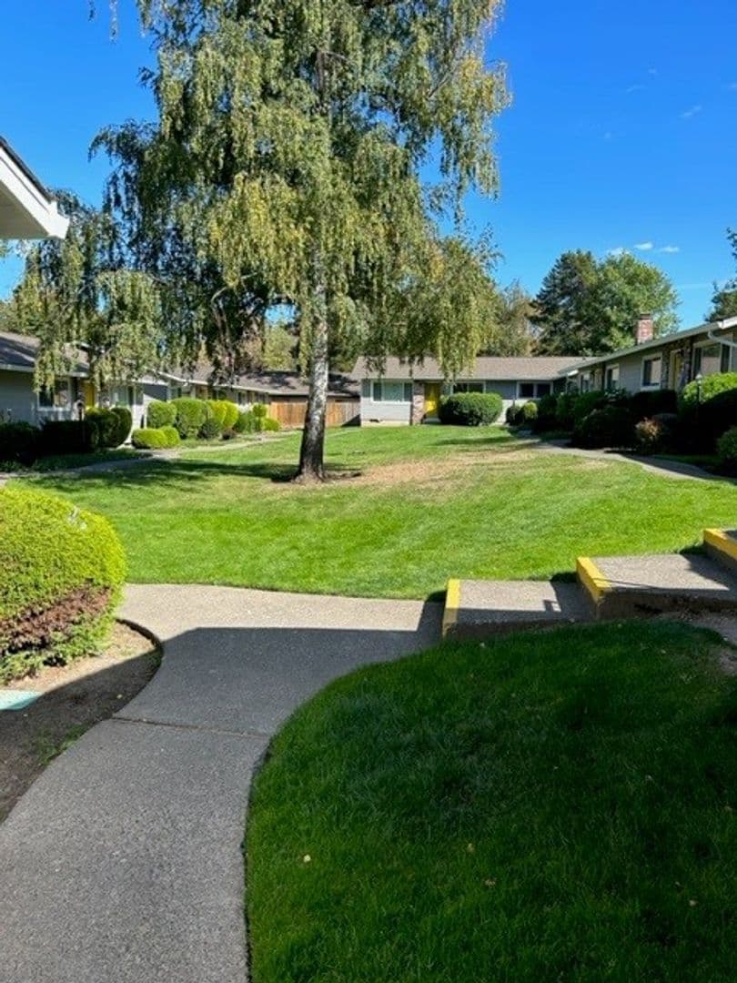 Aloha Apartment: 18850 SW Farmington Rd.
