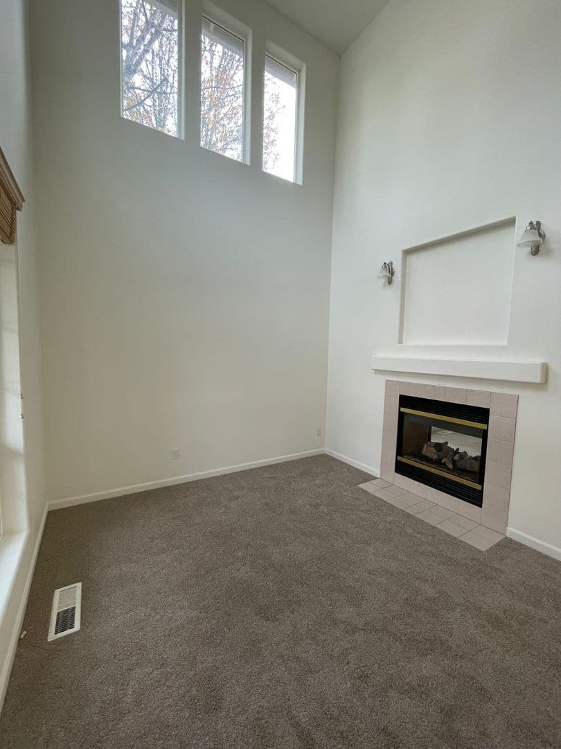 Hillsboro House: 5736 NE Hidden Creek Drive