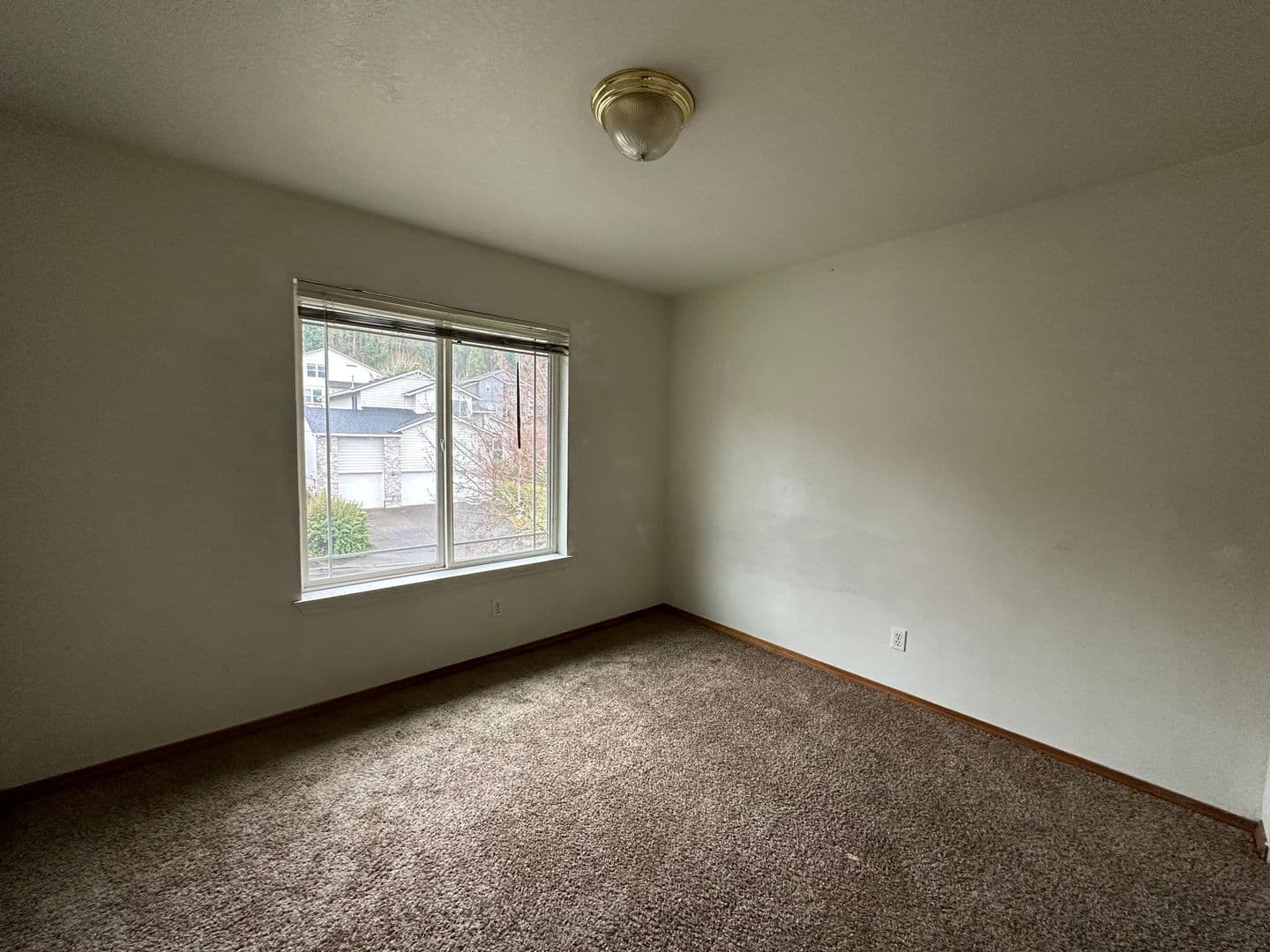 Tigard House: 13042 SW Mayview Way
