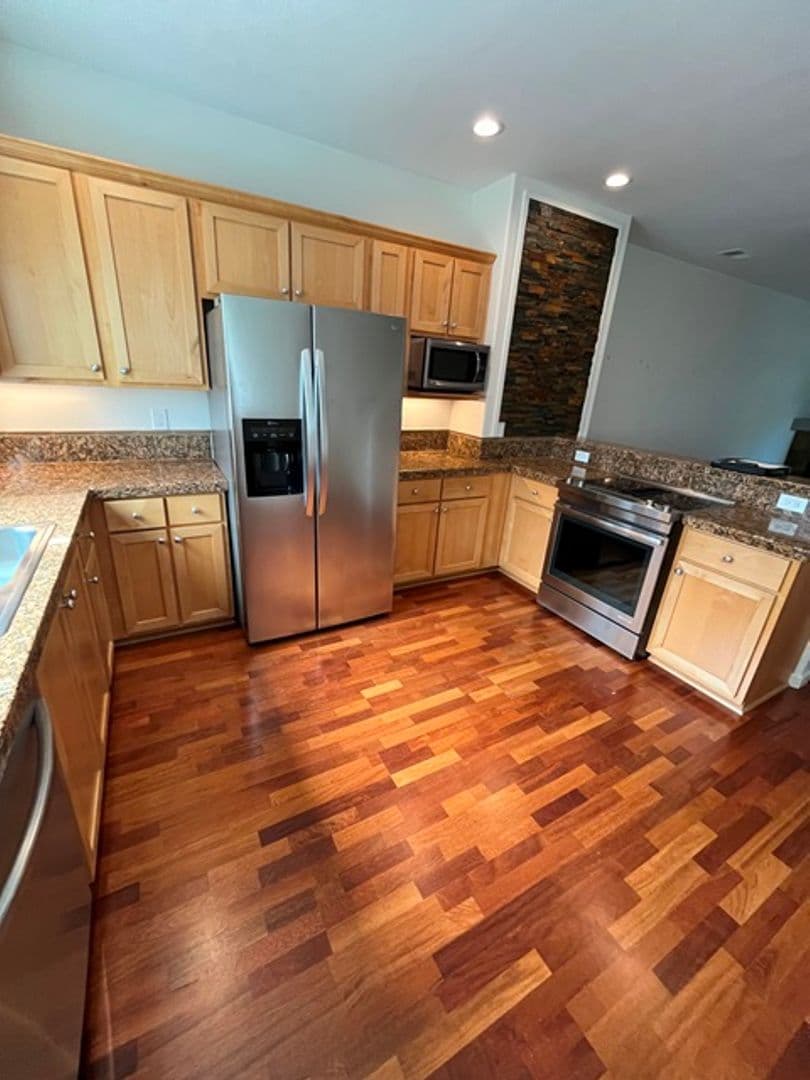 Beaverton Condo: 10308 SW Hollyridge Lane