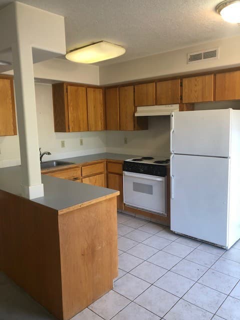 Hillsboro Townhome: 4221 SE Oak Street