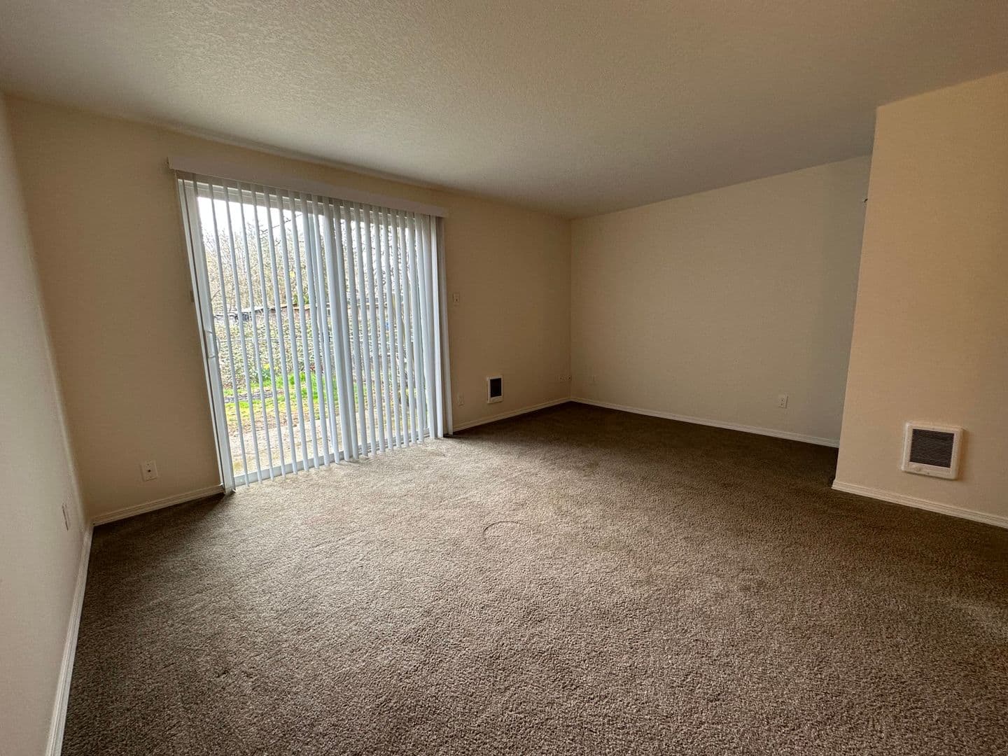 Beaverton House: 6552 SW 192nd Avenue
