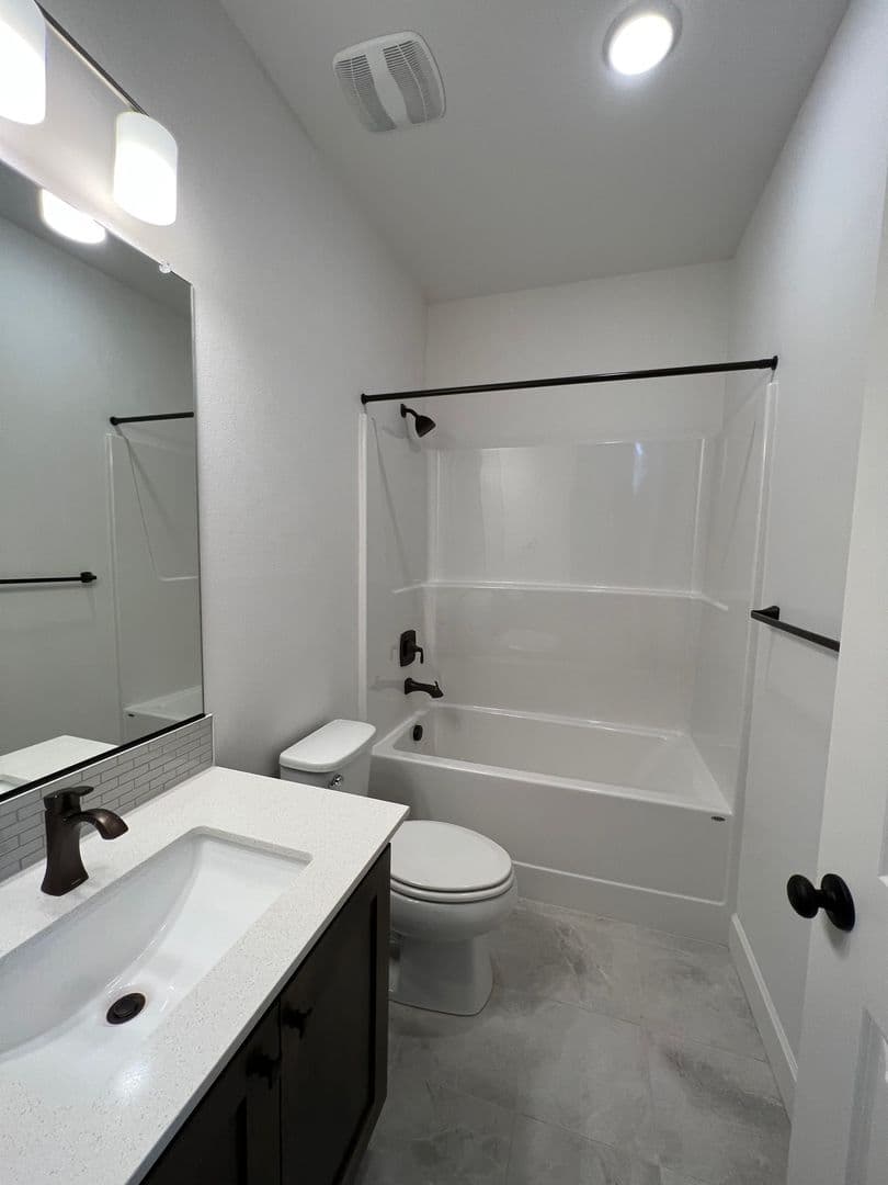 Hillsboro House: 7046 SE Chinquapin Drive