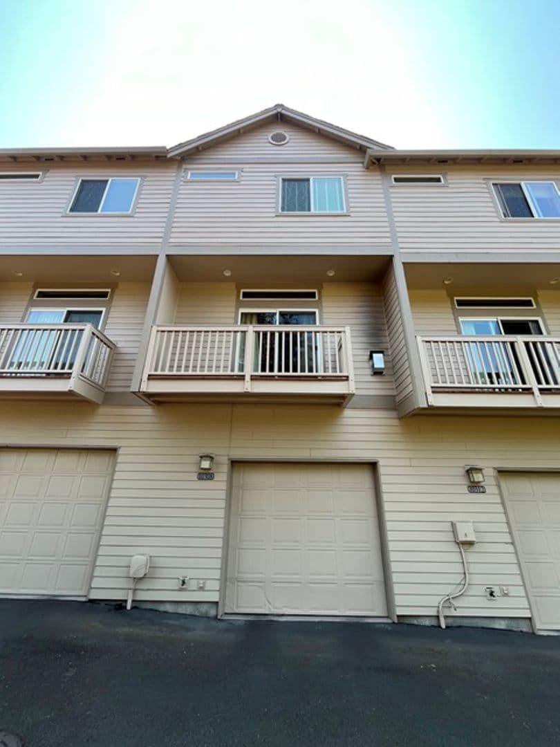 Beaverton Condo: 10308 SW Hollyridge Lane