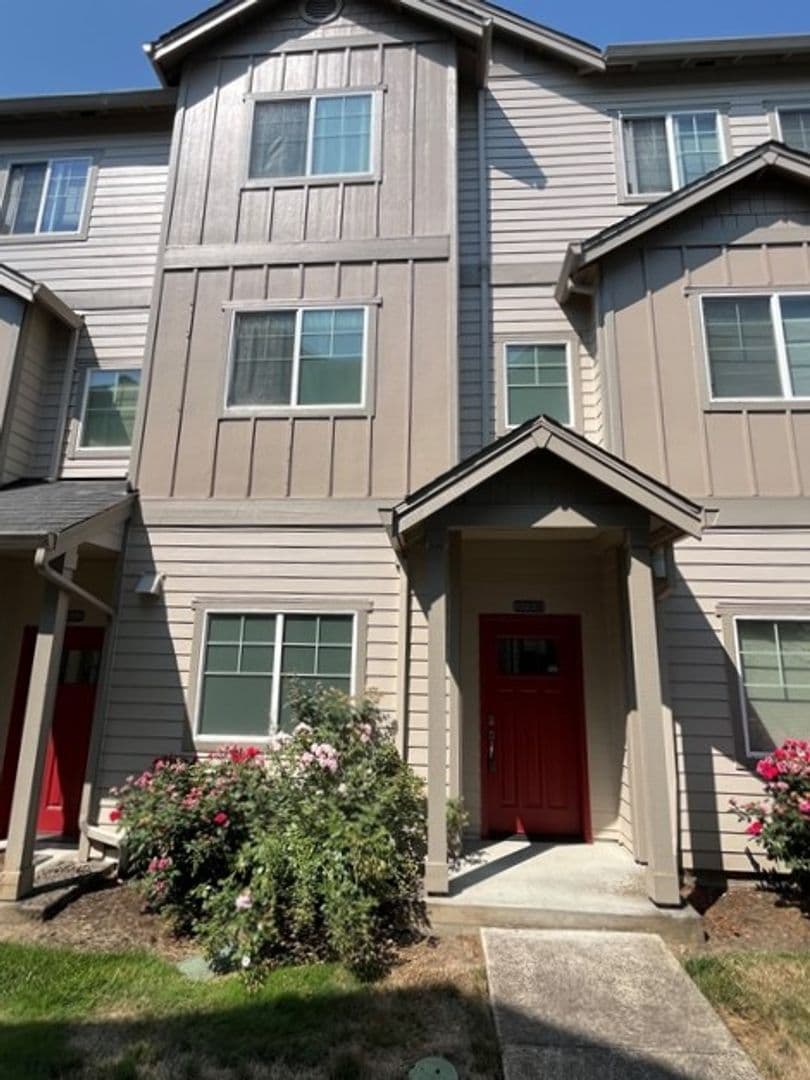 Beaverton Condo: 10308 SW Hollyridge Lane