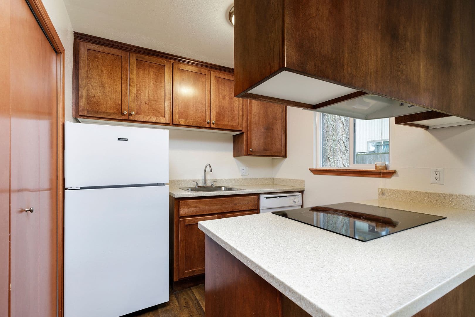 Aloha Apartment: 18850 SW Farmington Rd.