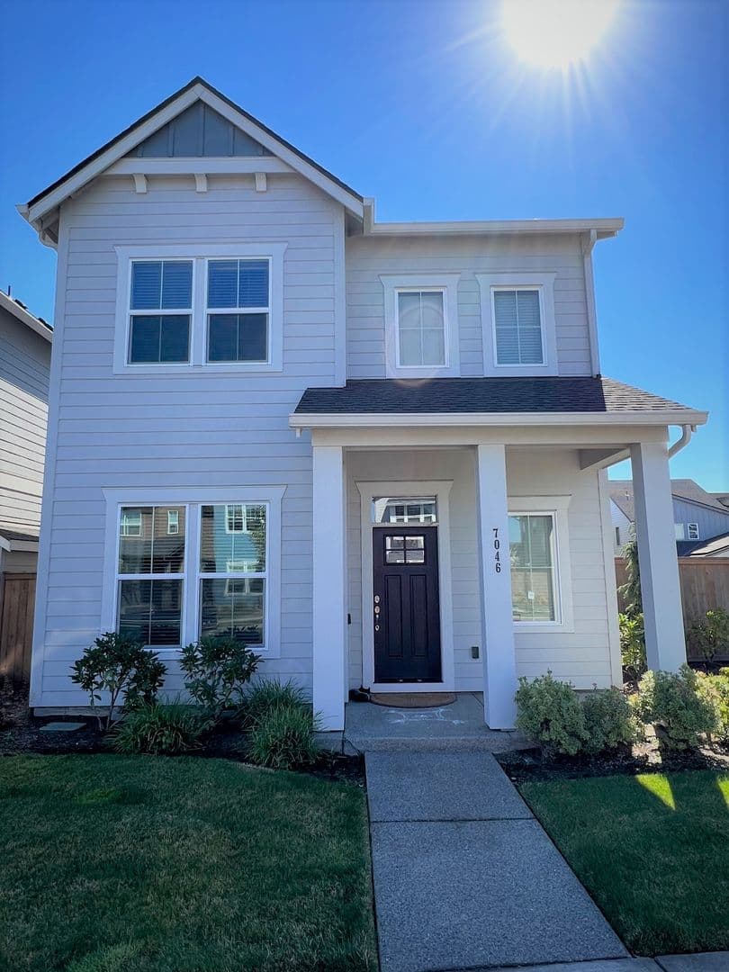 Hillsboro House: 7046 SE Chinquapin Drive