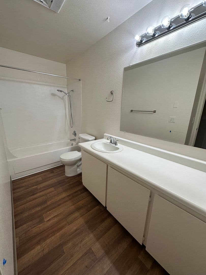 Milwaukie Apartment: 2311 SE Courtney Ave.